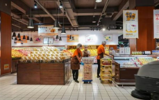 胖东来超8成员工拒绝降薪增假