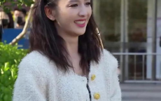 佟丽娅眼中朵朵饭撒的温柔瞬间