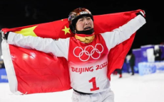 徐梦桃的金牌有划痕了