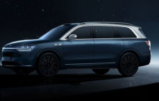 “问界M9：引领未来出行，智能豪华SUV新标杆