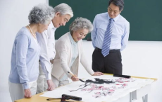 银发留学热潮：老年群体探索新生活的时代风尚